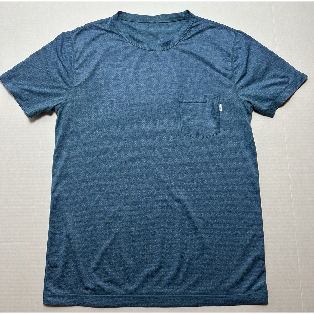 Vuori Tradewind Performance Tee Shirt Men Small Blue V109 Pocket Crew Active Gym